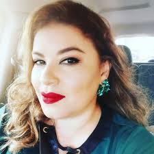 <strong>Julia Gomez</strong>